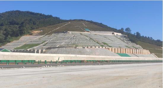 廣西樂百高速伶站服務區高邊坡監測