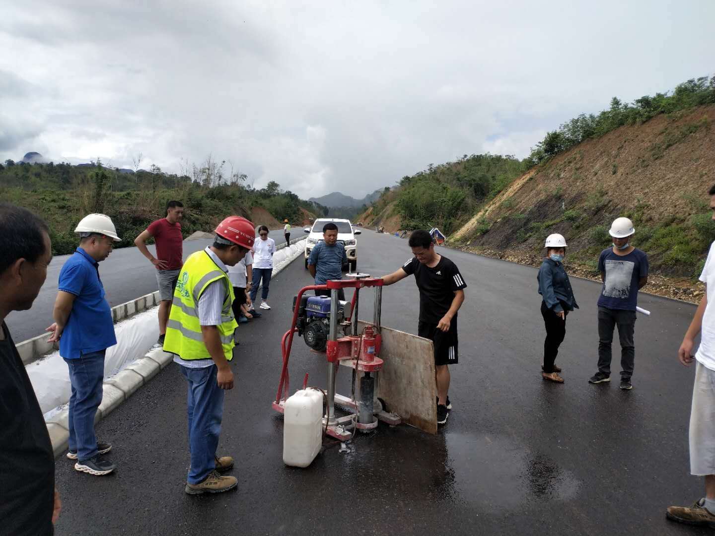 致力科技 工地試驗室